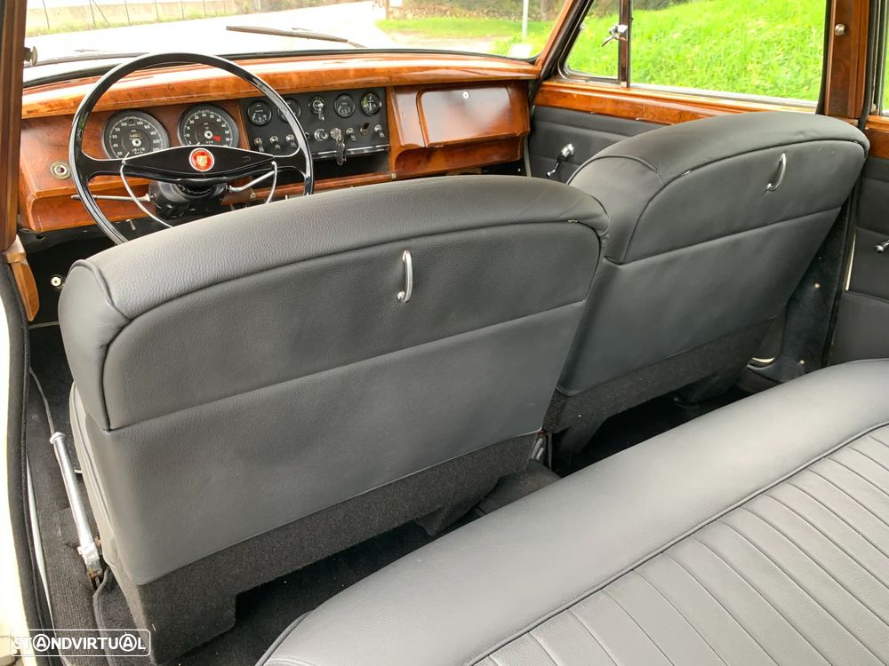 Jaguar MK II - 15