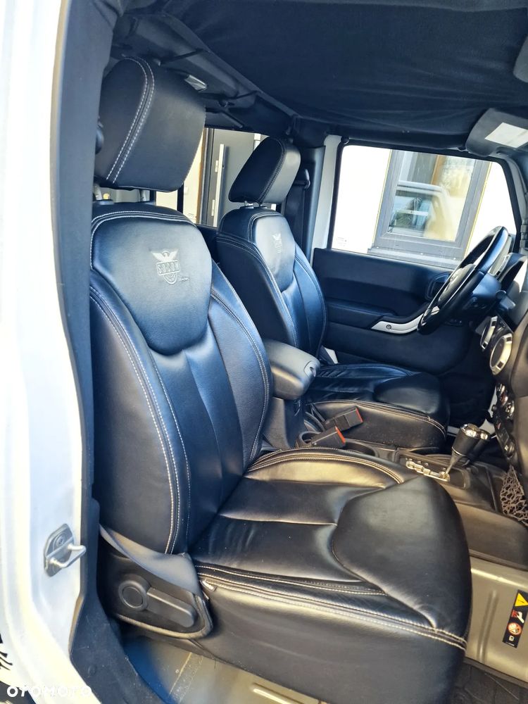 Jeep Wrangler 3.6 Unlim Rubicon X - 31