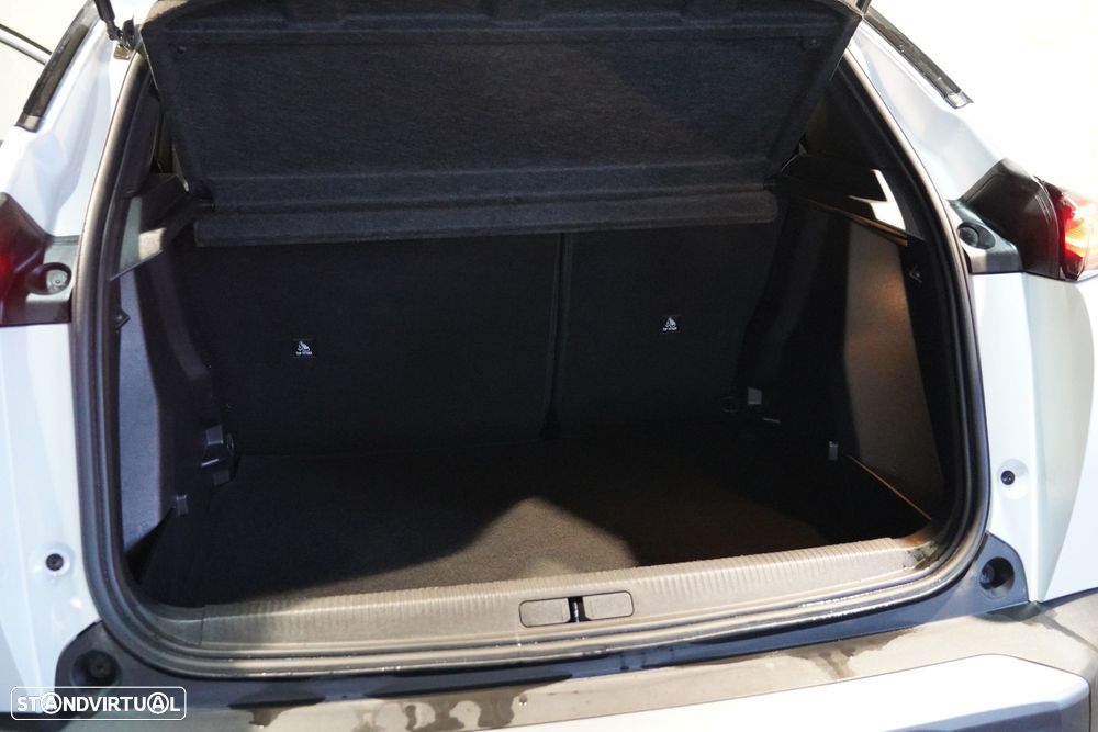 Peugeot 2008 PureTech 100 Allure - 28