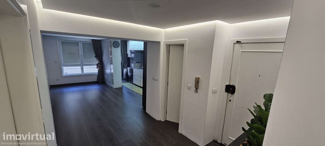 Apartamento T2+1 Remodelado com Duas Suites e Garagens–Paranhos, Porto - Grande imagem: 5/14