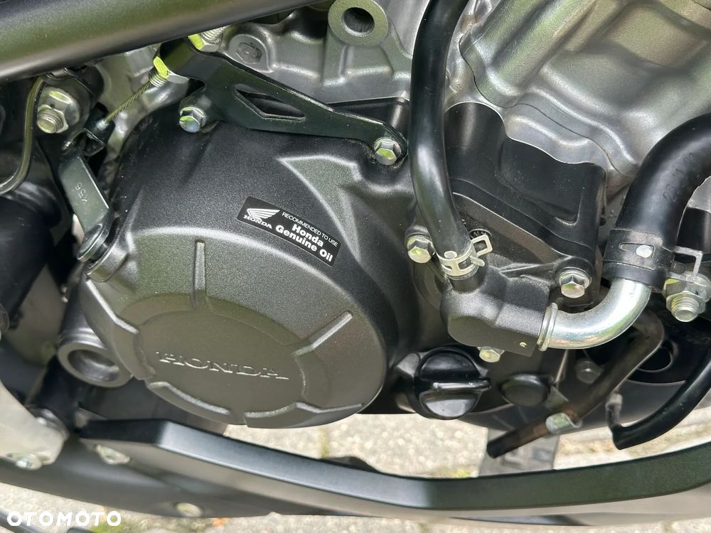 Honda CB - 12
