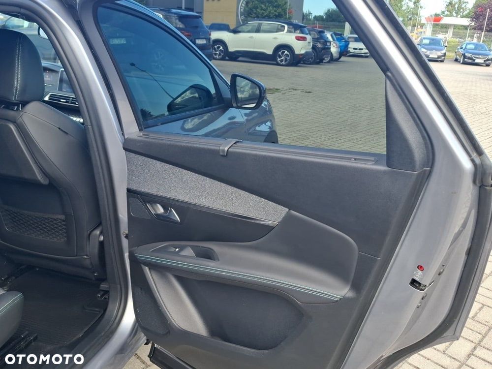 Peugeot 5008 1.2 PureTech mHEV Allure Pack S&S e-DCS6 - 25
