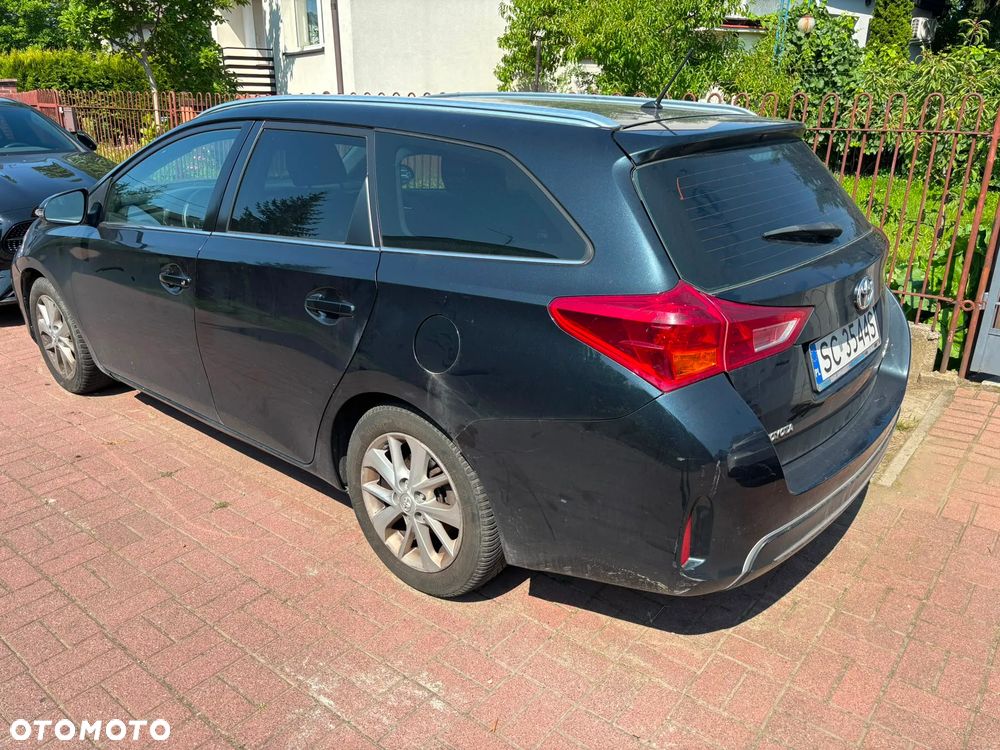 Toyota Auris 2.0 D-4D Comfort - 1