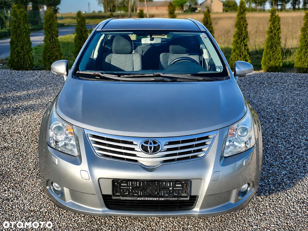 Toyota Avensis 1.8 Sol plus NAVI - 2