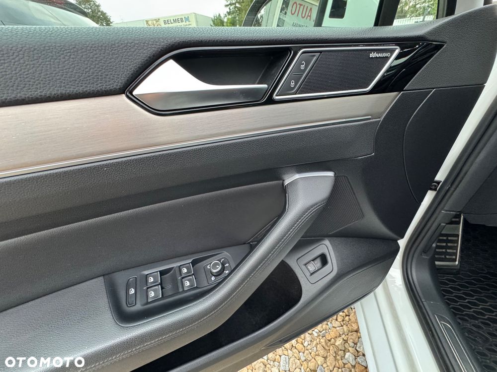 Volkswagen Passat 2.0 TDI 4Mot Elegance DSG - 24