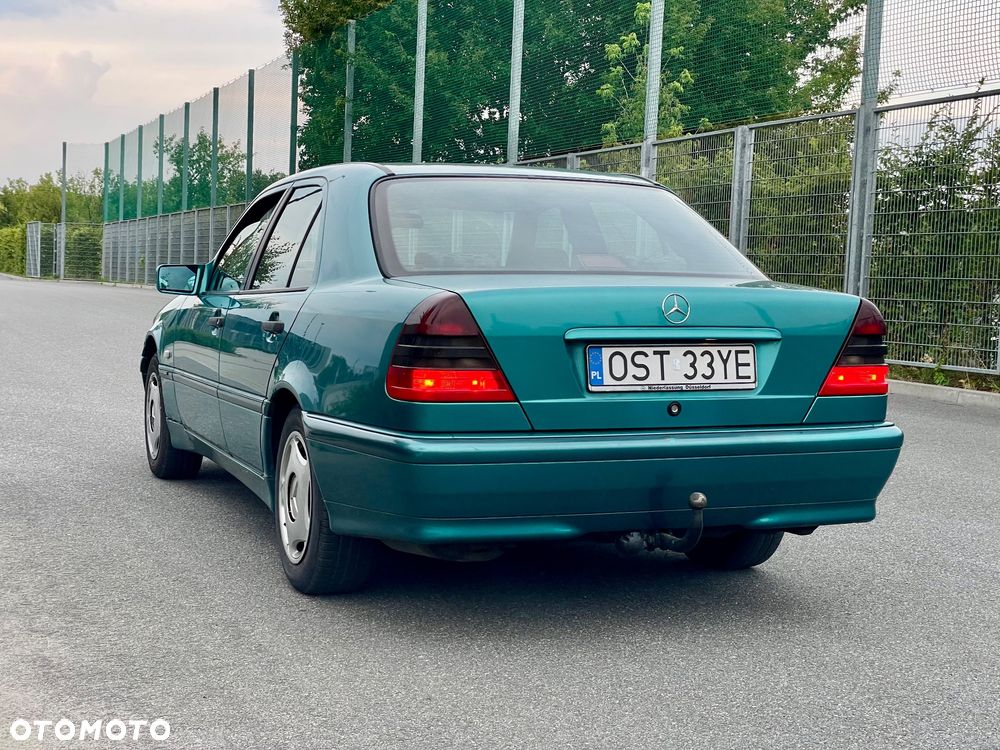 Mercedes-Benz Klasa C 220 T CDI Classic - 23
