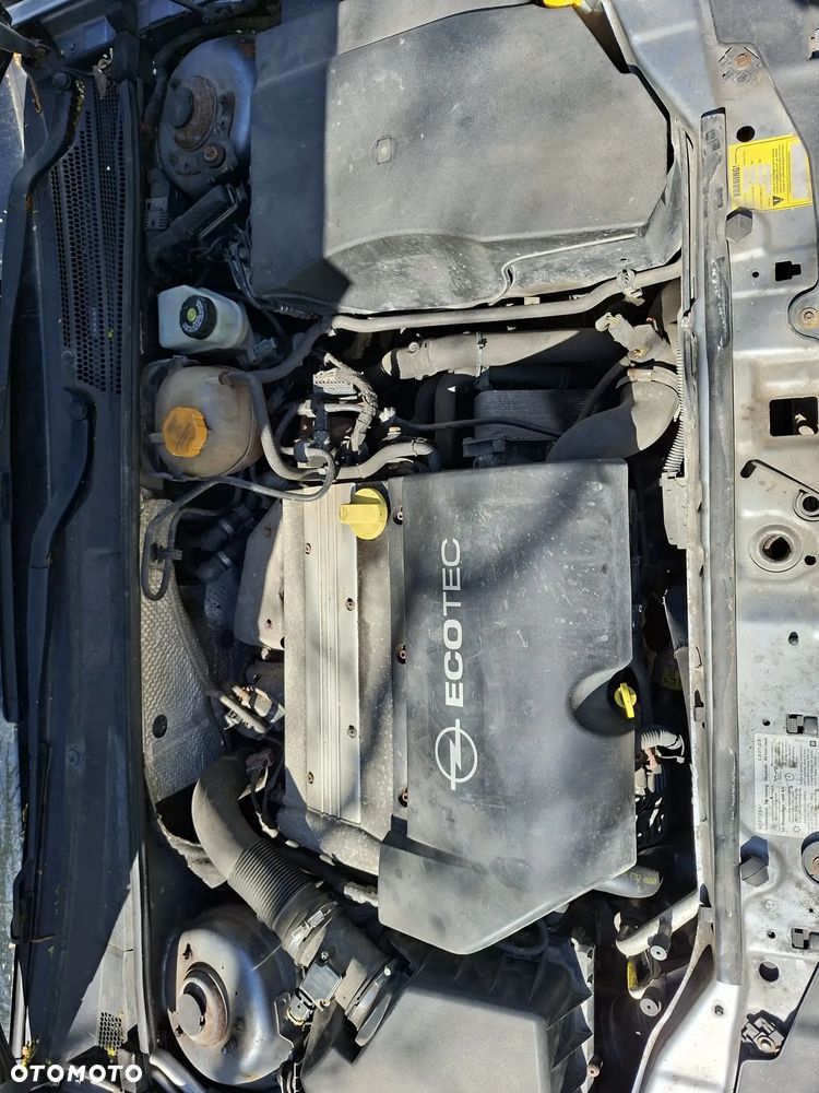 Opel Vectra 2.0 T Cosmo - 4