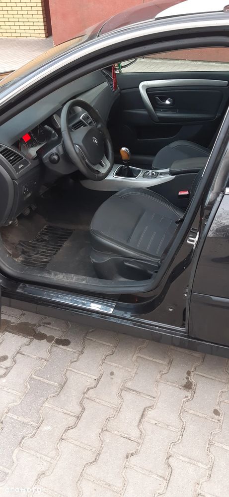 Renault Laguna dCi 110 FAP Bose Edition - 9