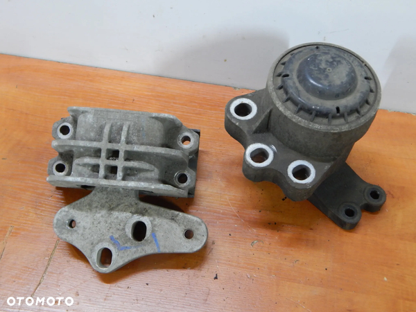 Łapa poduszka silnik skrzyni Ford TRANSIT MK8 custom 12-19 Łuków części