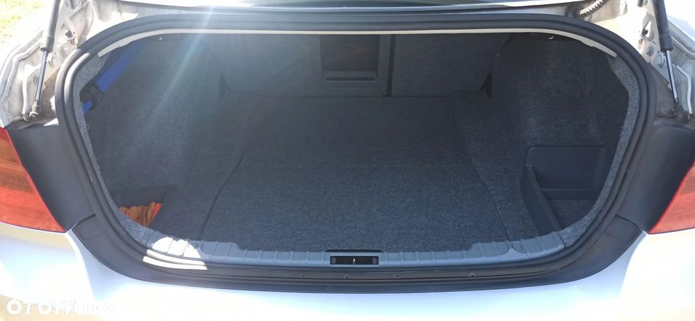 BMW Seria 3 318d - 13