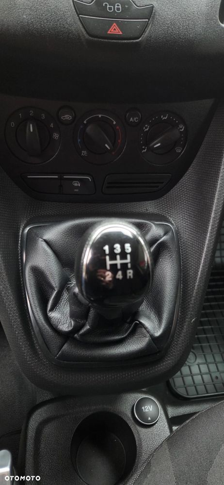 Ford TRANSIT CONNECT - 26