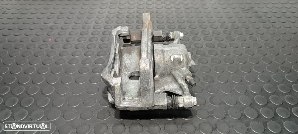 BRAÇADEIRA ENO FRENTE DIREITA SEAT ATECA (KH7) FR - 3