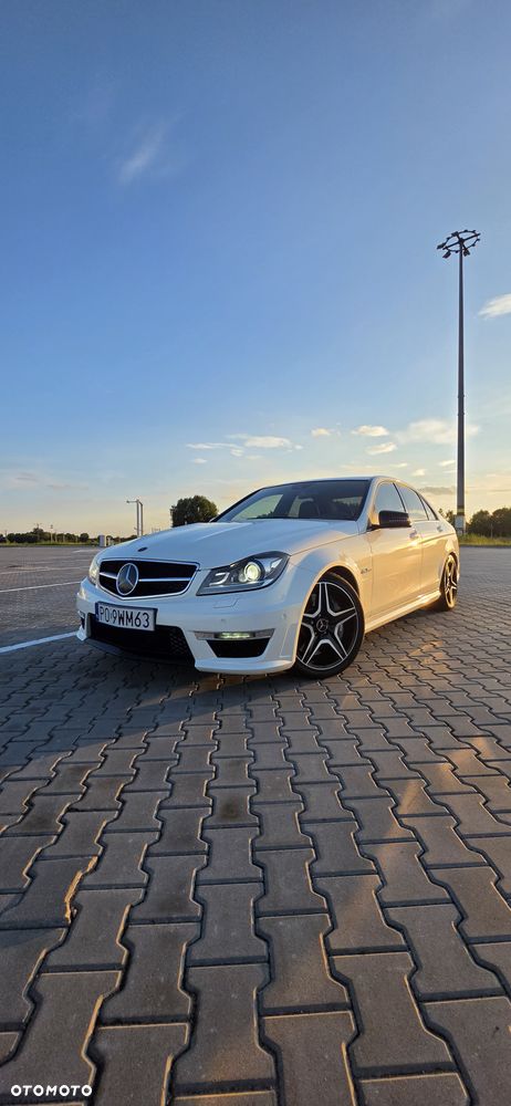 Mercedes-Benz Klasa C 63 AMG - 19