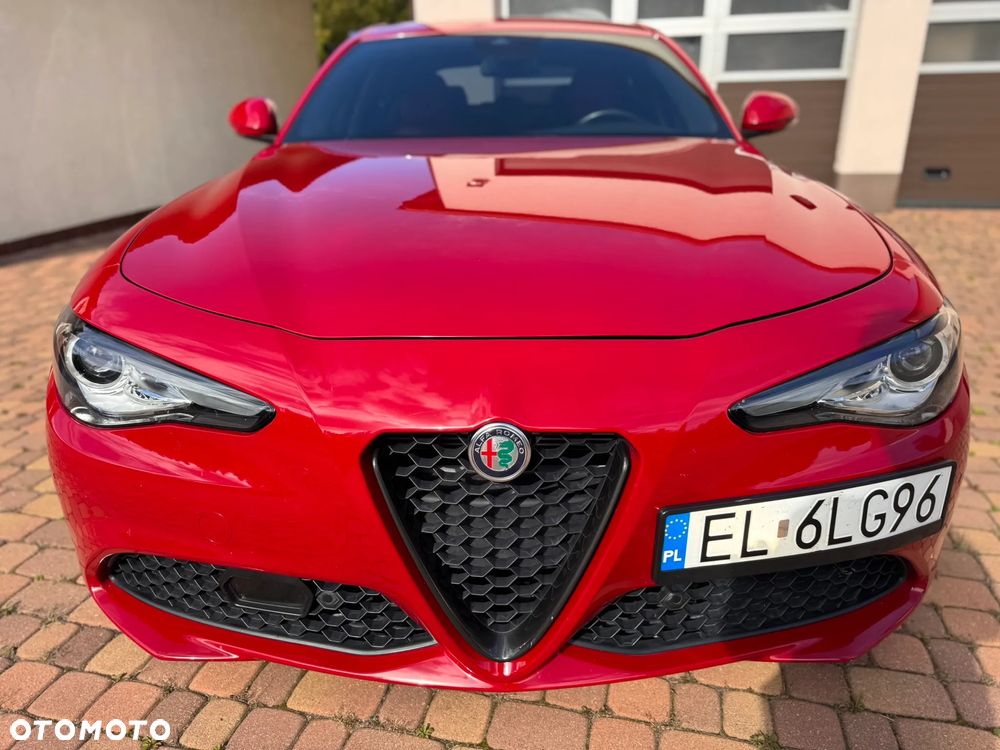 Alfa Romeo Giulia - 8