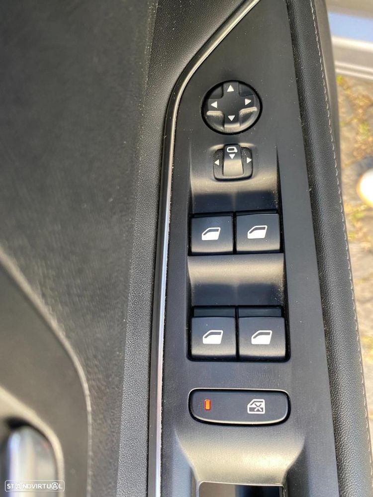 Peugeot 3008 PureTech 130 Stop & Start EAT6 Allure - 26