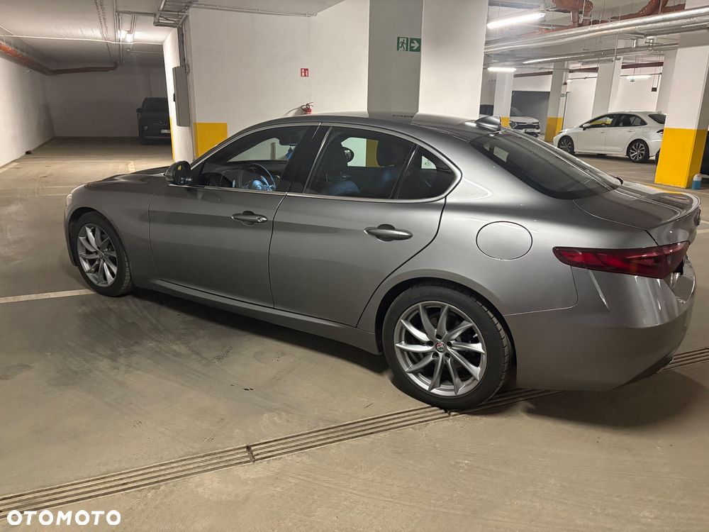 Alfa Romeo Giulia 2.2 AT8 Super - 9
