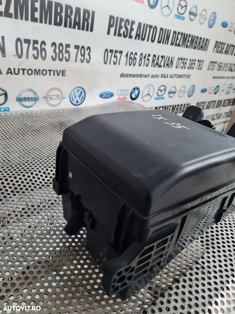 Carcasa Cutie Panou Sigurante Hyundai IX35 2.0 Benzina Motor G4KD An 2009-2010-2011-2012-2013-2014-2015 Dezmembrez Hyundai IX35 2.0 Benzina 2x4 Cod Motor G4KD An 2009-2010-2011-2012-2013-2014-2015 Volan Stanga - 5