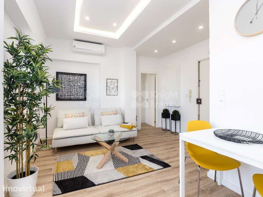 Apartamento T3 mobilado e equipado, para venda em Benfica - Grande imagem: 4/24