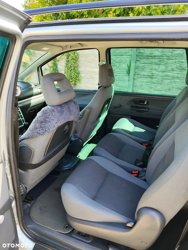 Ford Galaxy 2.0 X - 11