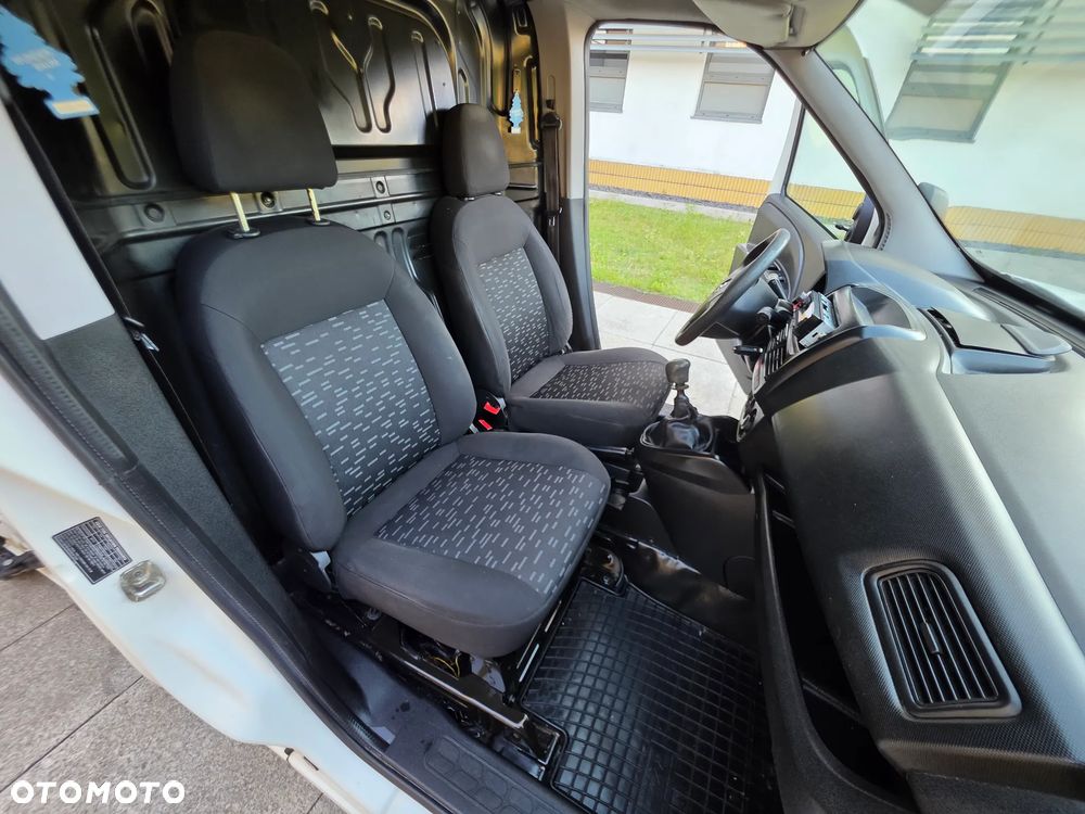 Opel COMBO - 10