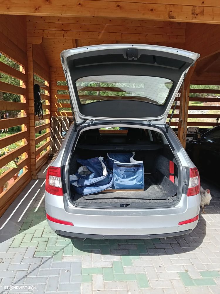 Skoda Octavia Break 1.6 TDi Ambition DSG - 3