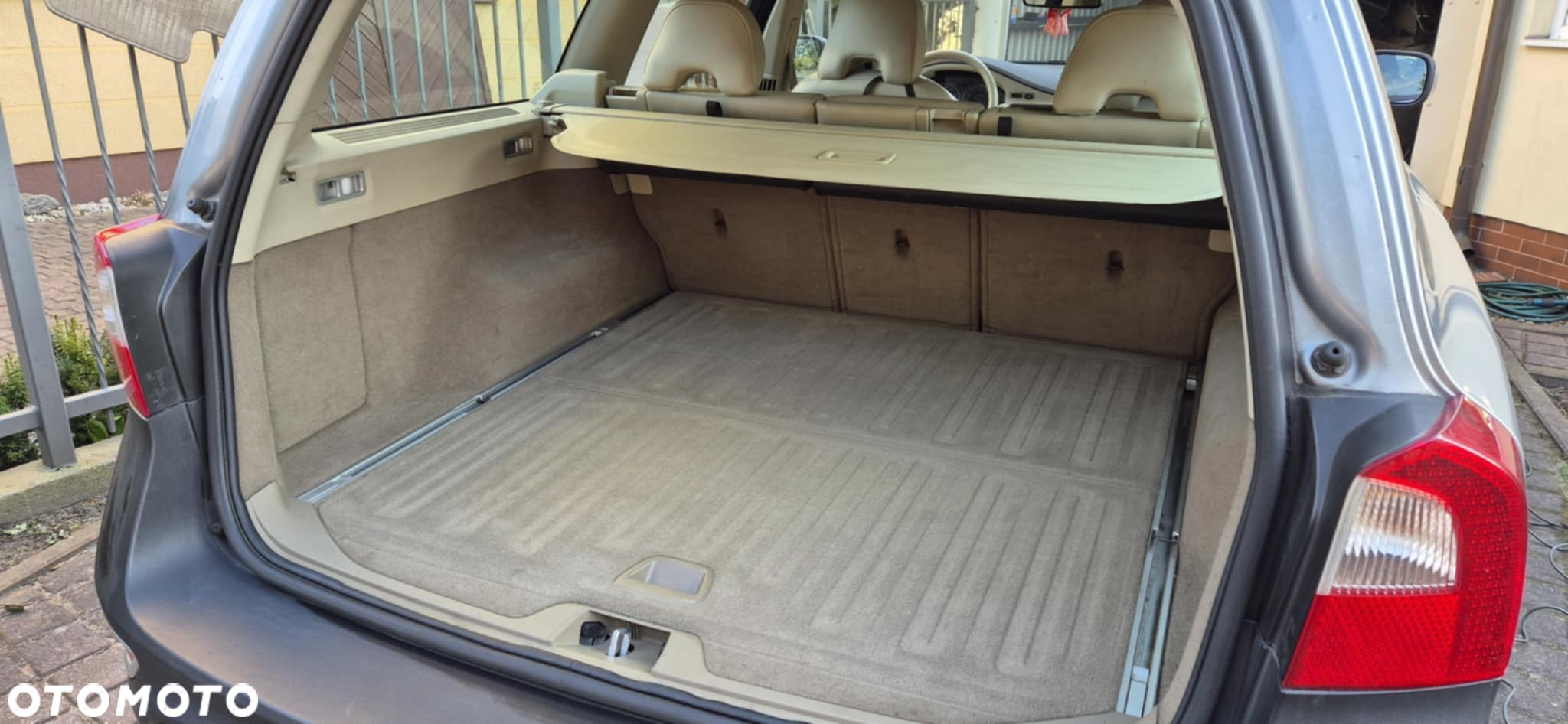 Volvo XC 70 3.2 AWD Momentum - 5