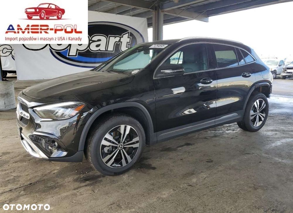 Mercedes-Benz GLA - 1