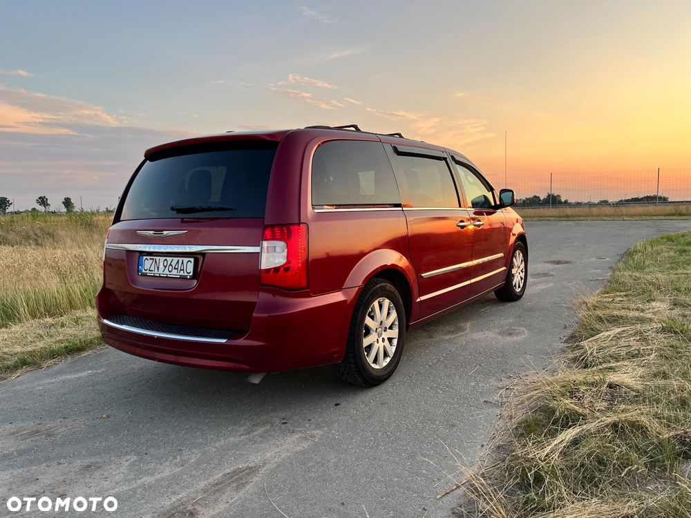 Chrysler Town & Country 3.6 Limited - 8