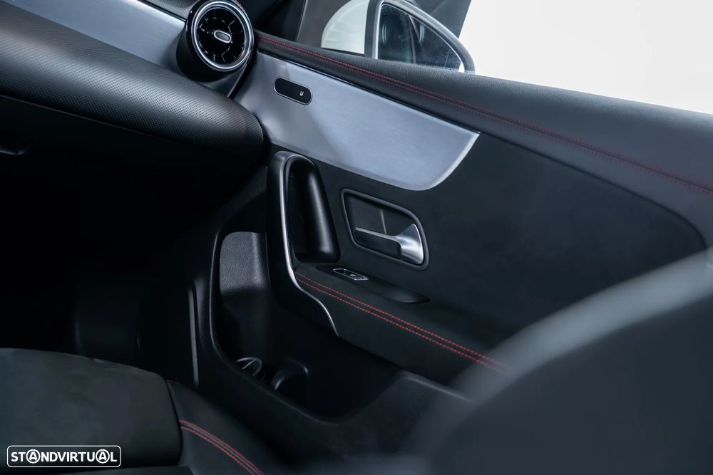 Mercedes-Benz CLA 220 d Shooting Brake AMG Line Aut. - 25