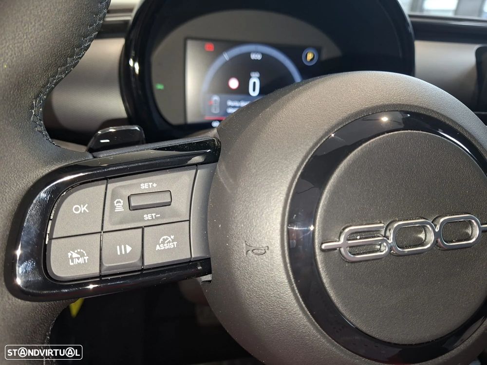 Fiat 600 1.2 Hybrid Sport - 13