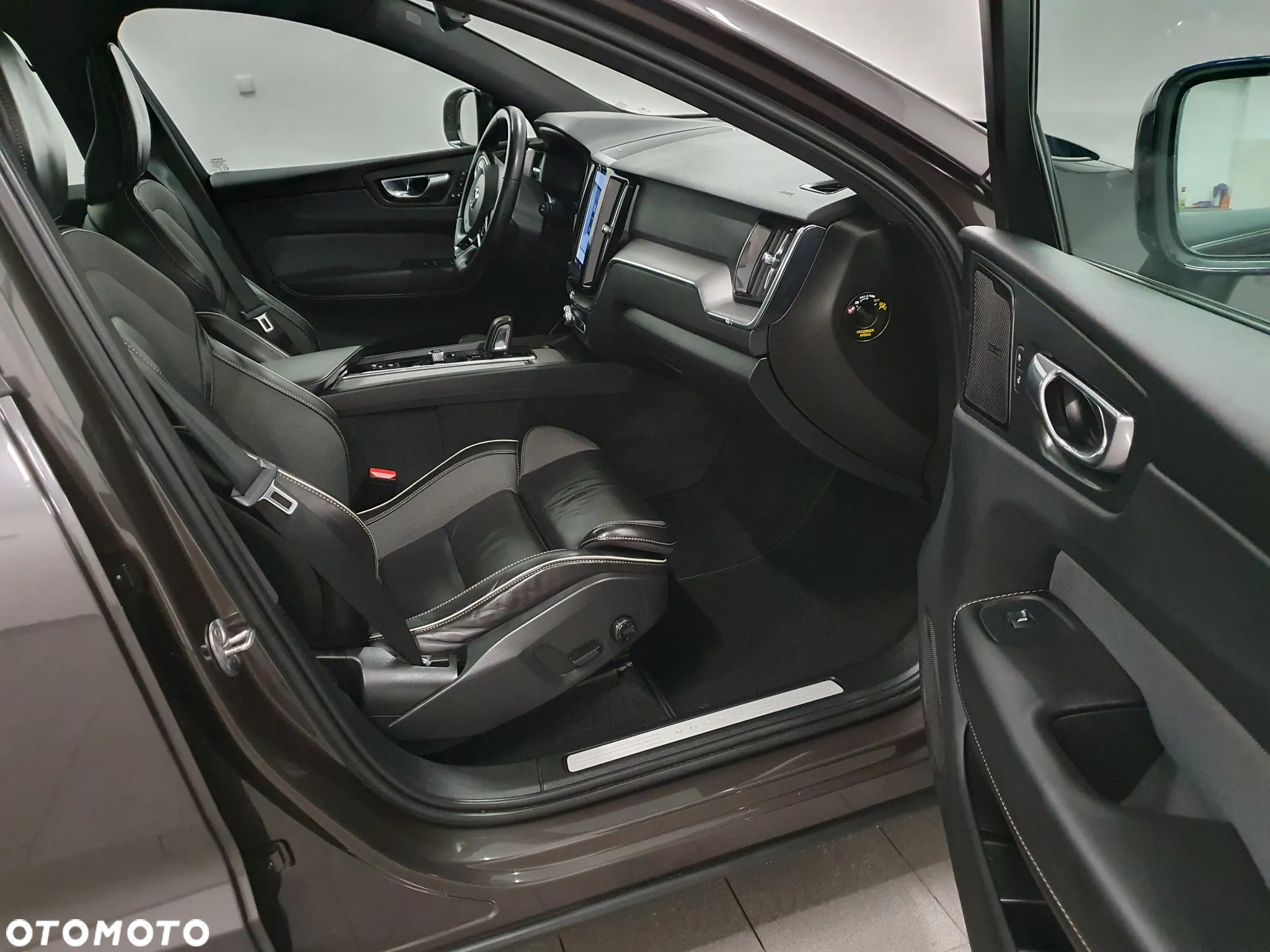 Volvo XC 60 B5 D AWD Geartronic RDesign - 30