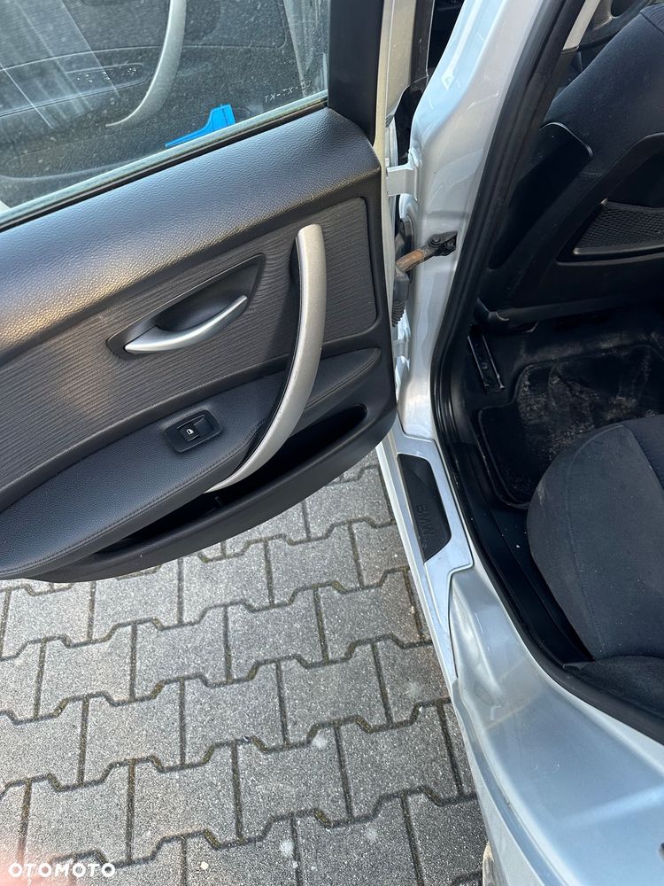 BMW Seria 1 118d DPF - 14