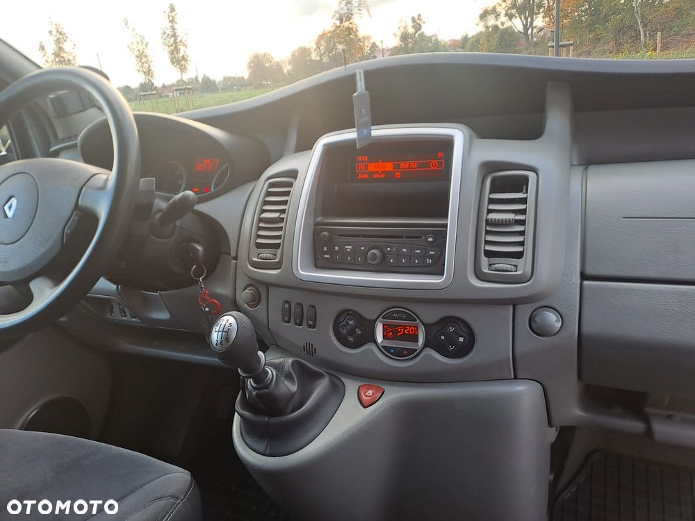 Renault Trafic - 16