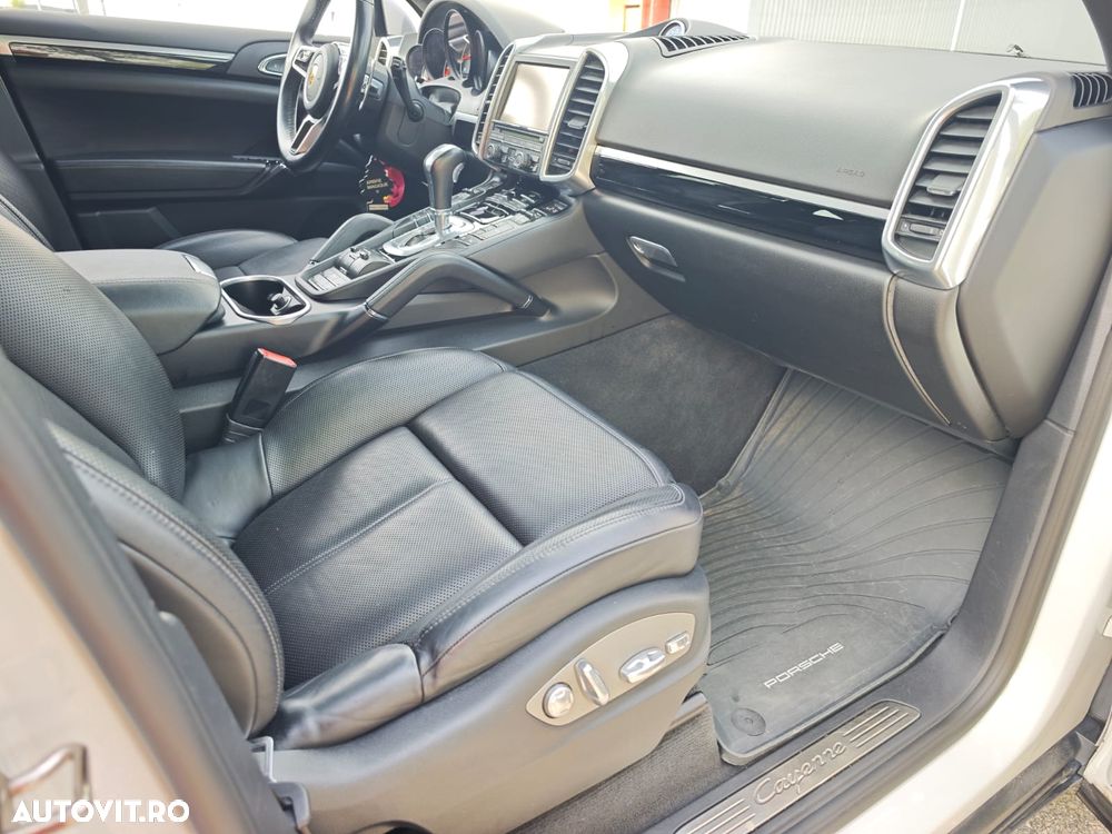 Porsche Cayenne 3.0 L V6 - 26