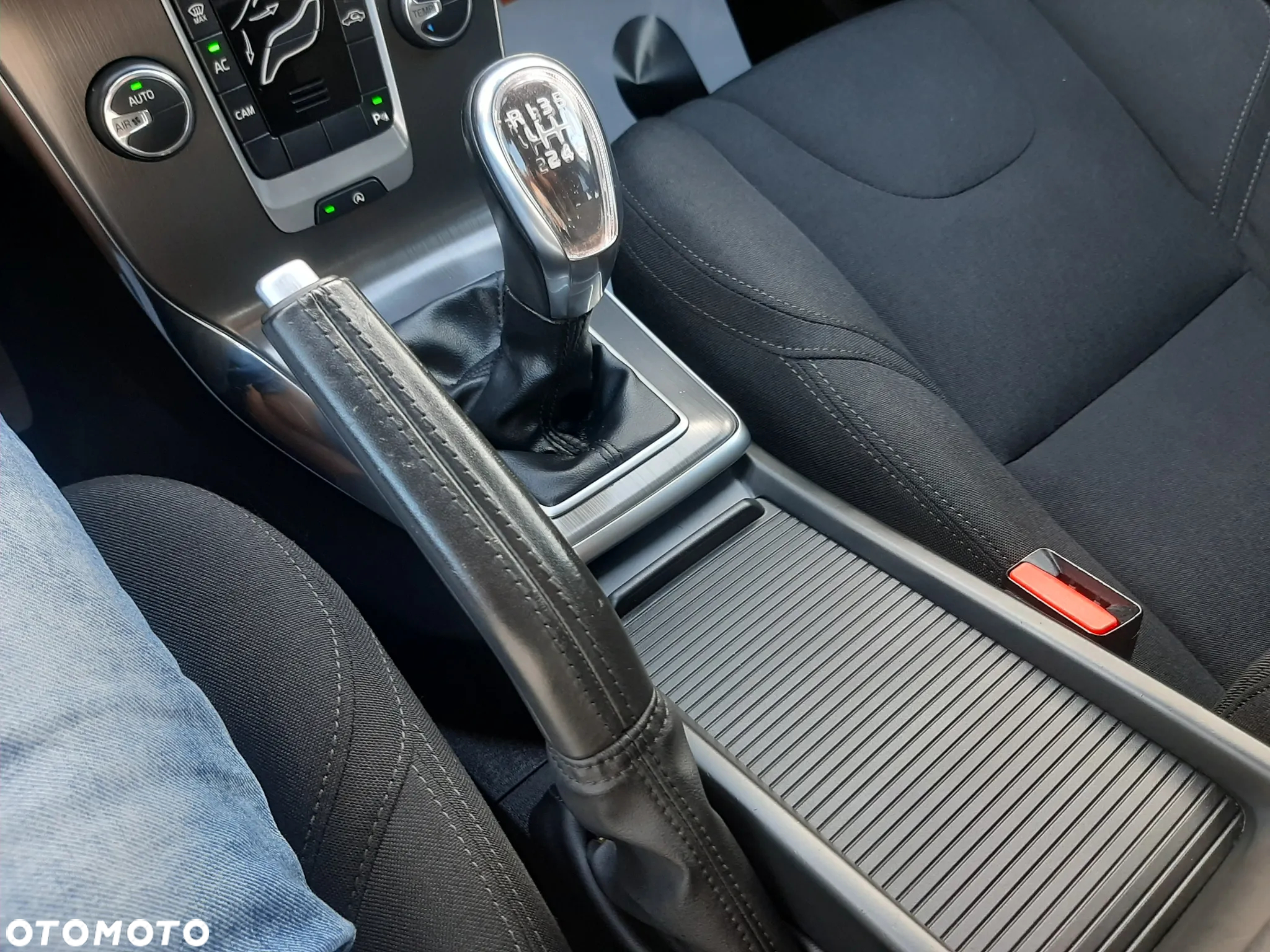 Volvo V40 - 24