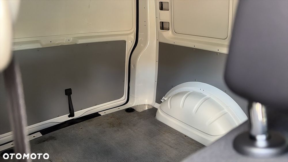 Volkswagen Transporter - 32