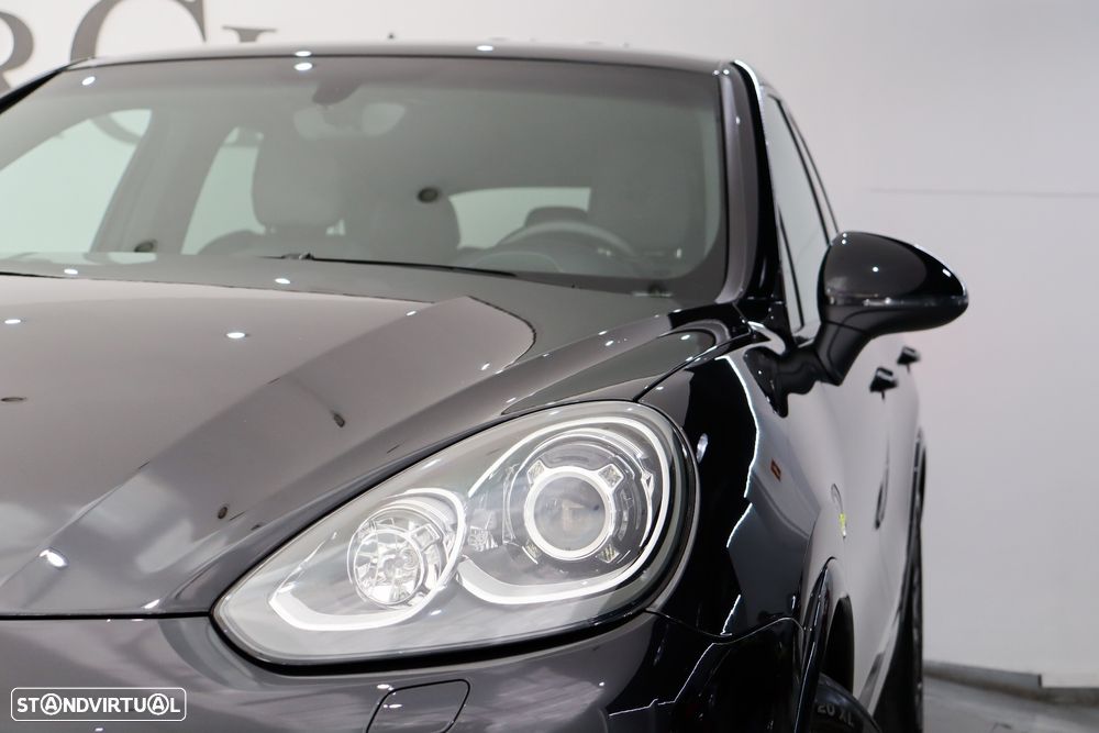 Porsche Cayenne - 39