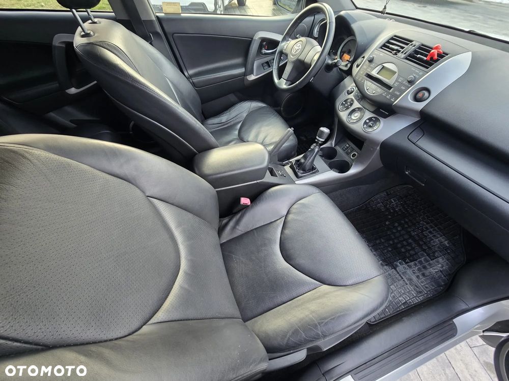 Toyota RAV4 2.2 D-4D Sol 180 - 15