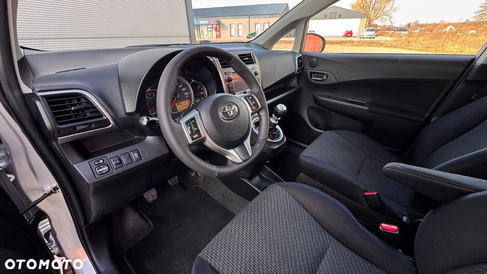 Toyota Verso S 1.33 VVT-i Cool - 38