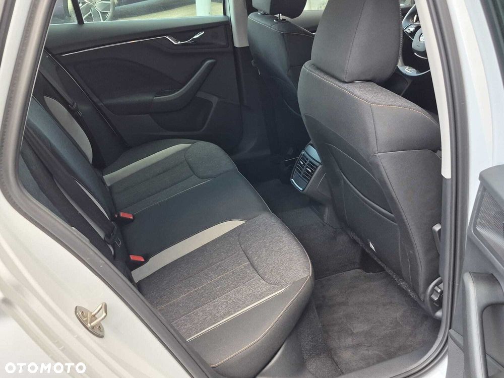 Skoda Kamiq 1.0 TSI Style DSG - 9