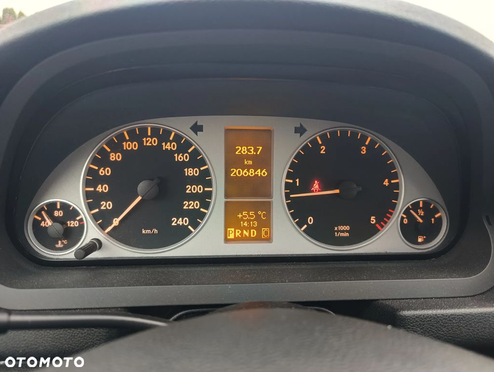 Mercedes-Benz Klasa B 180 CDI DPF Autotronic - 24