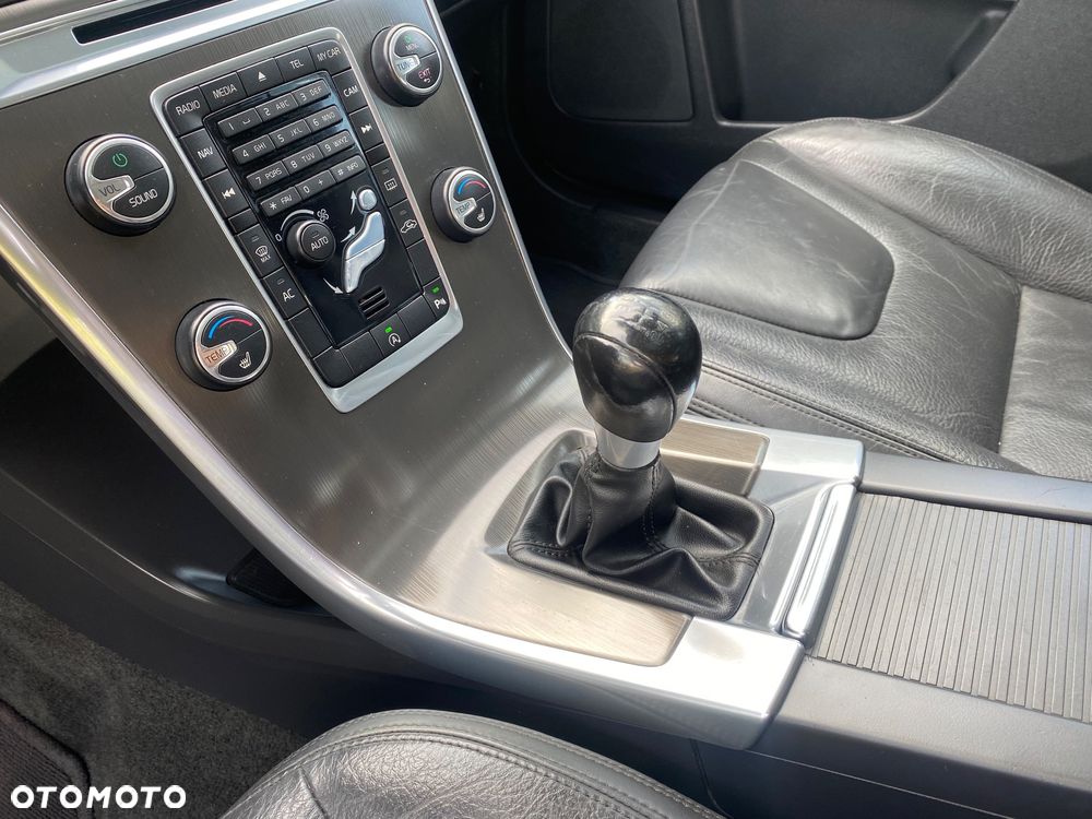 Volvo XC 60 D3 Momentum - 27