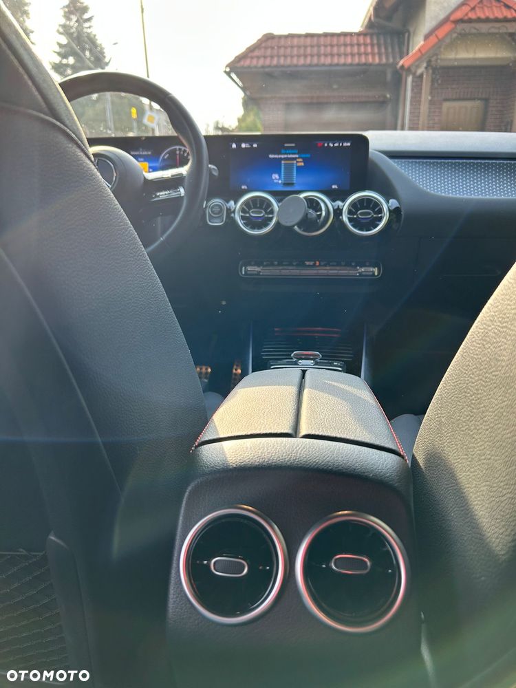 Mercedes-Benz GLA 250e AMG Line - 21