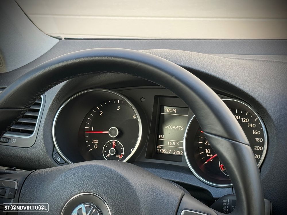 VW Golf 2.0 TDi Confortline - 12