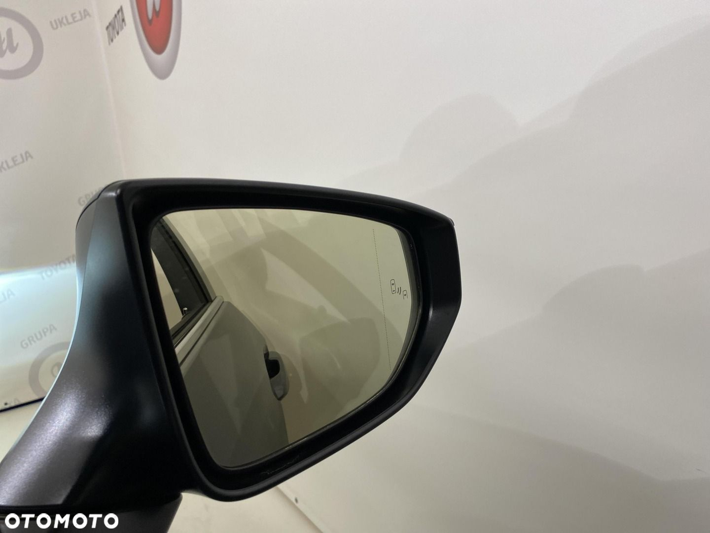 Lexus UX - 18