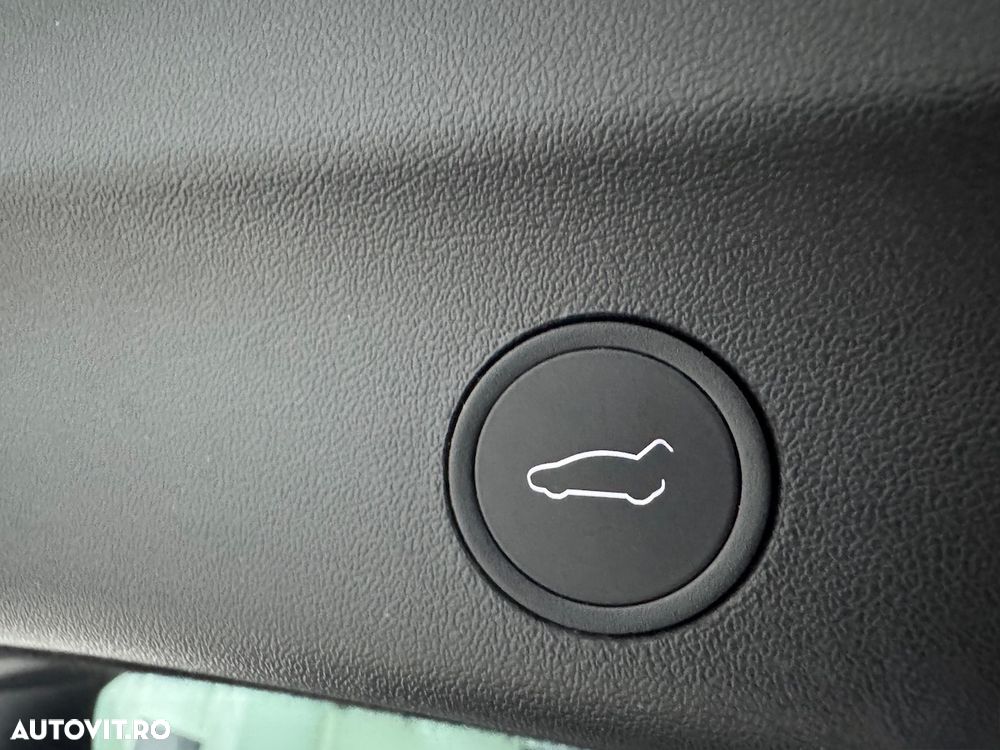 Tesla Model Y - 24