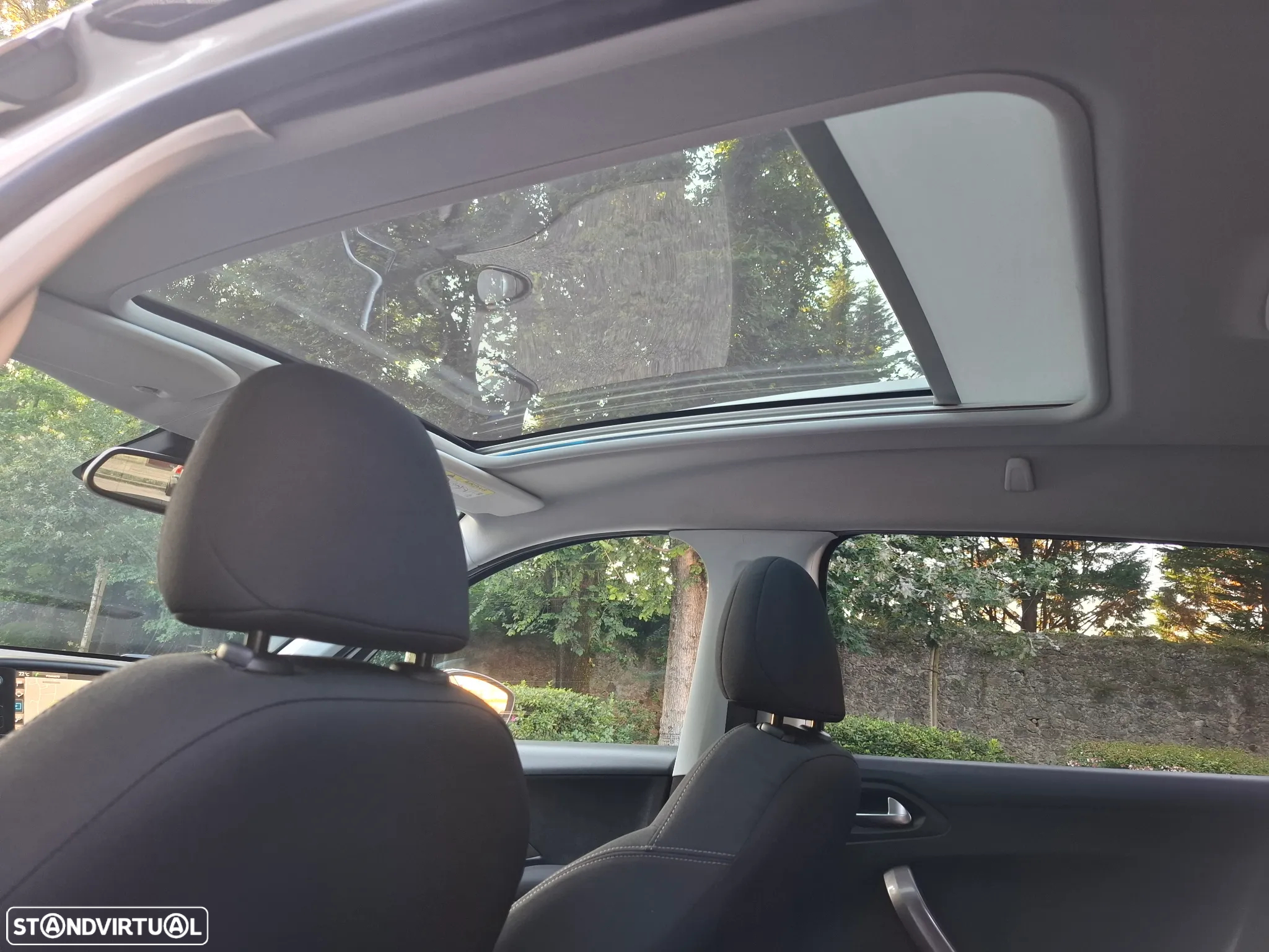 Peugeot 2008 1.2 PureTech Style - 26