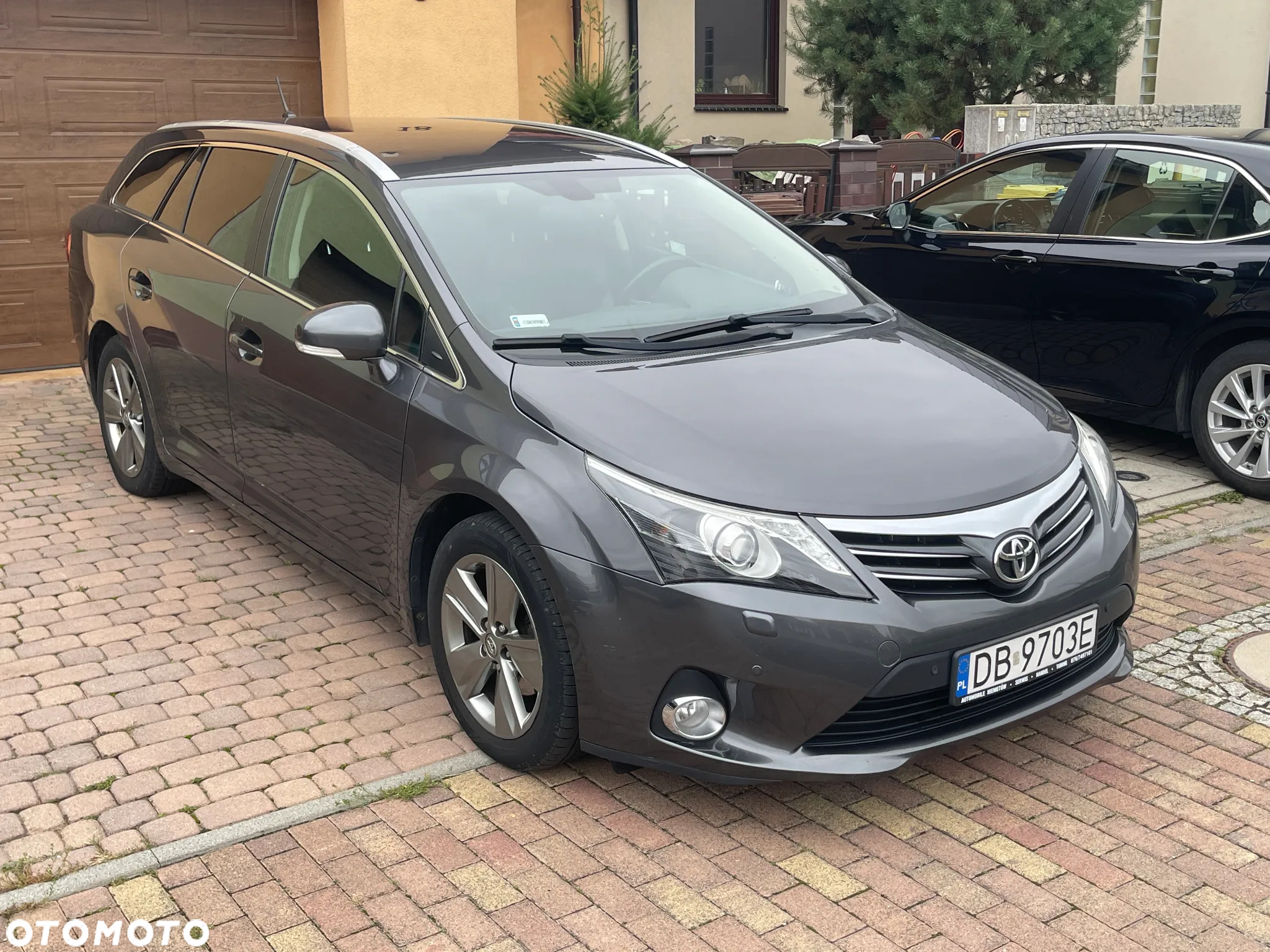 Toyota Avensis 2.0 D-4D Premium - 4