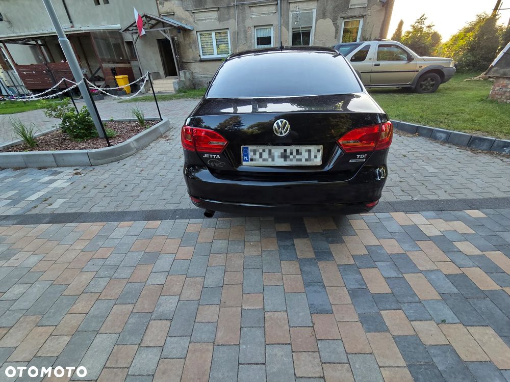 Volkswagen Jetta - 5