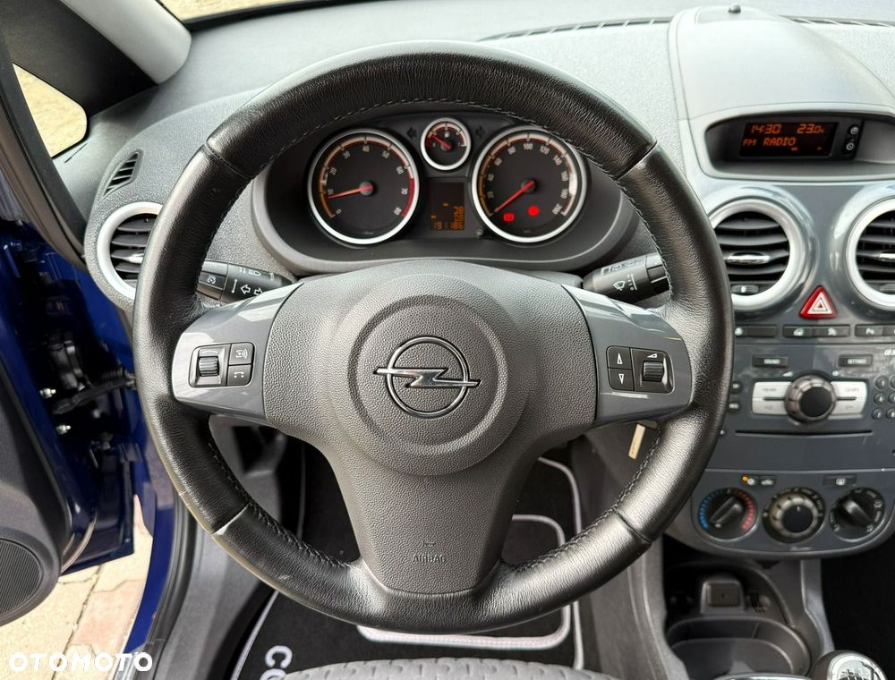 Opel Corsa 1.4 16V Cosmo - 29